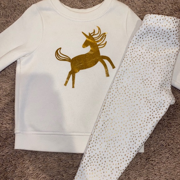 NEW Cream Sweater with Gold Unicorn & Fleece pants - Picture 2 of 16